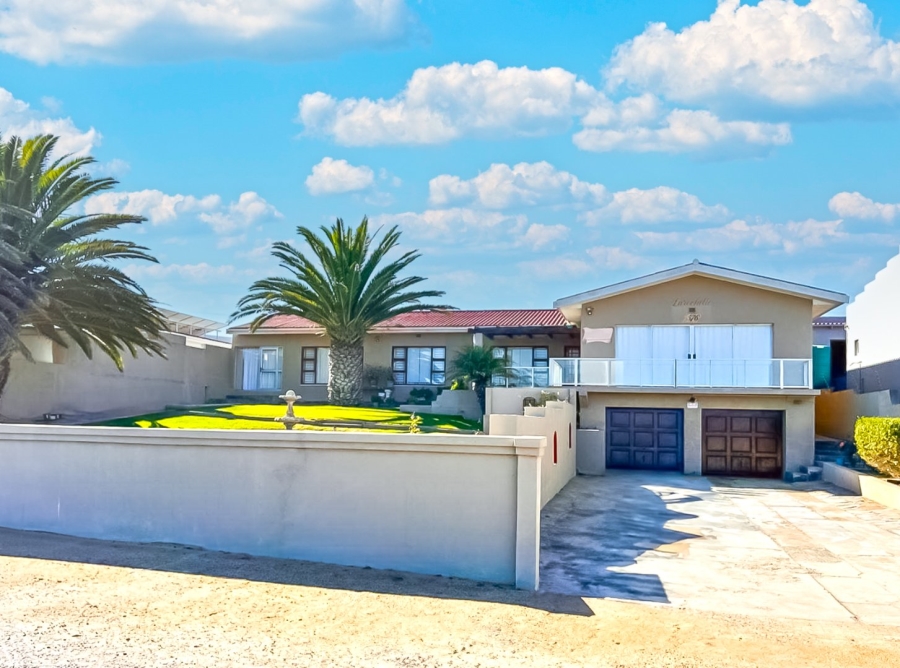 4 Bedroom Property for Sale in Port Nolloth Northern Cape